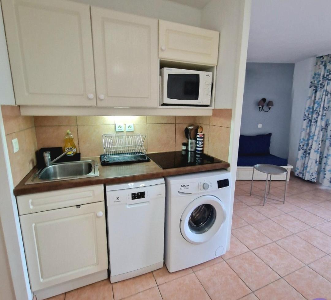 Appartement T2 - Bord De Mer - Piscine Six-Fours-les-Plages Dış mekan fotoğraf